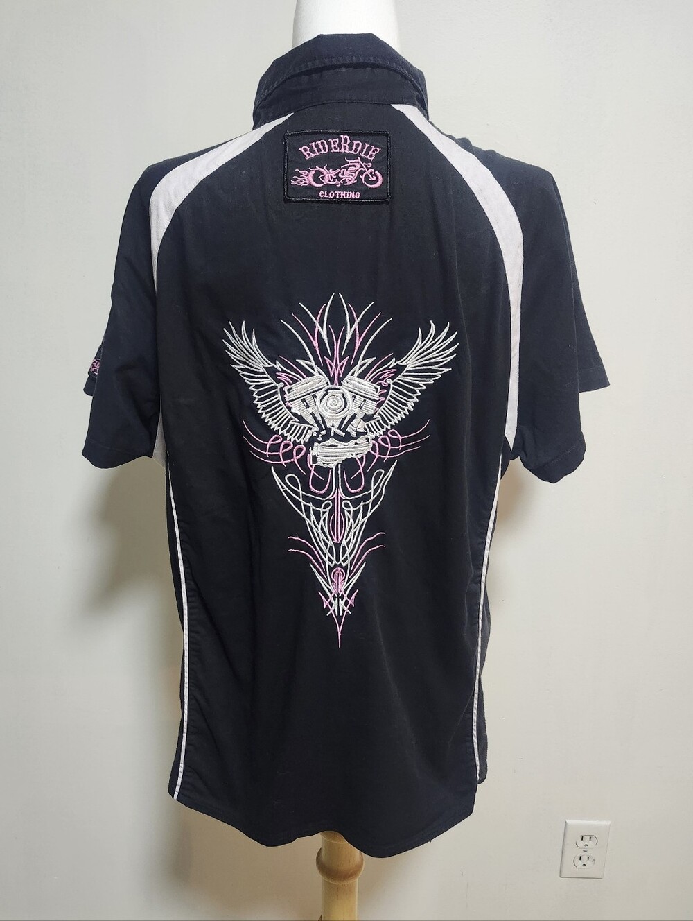 RIDERDIE Black Zip-Front Short Sleeve Shirt with Pink Accent